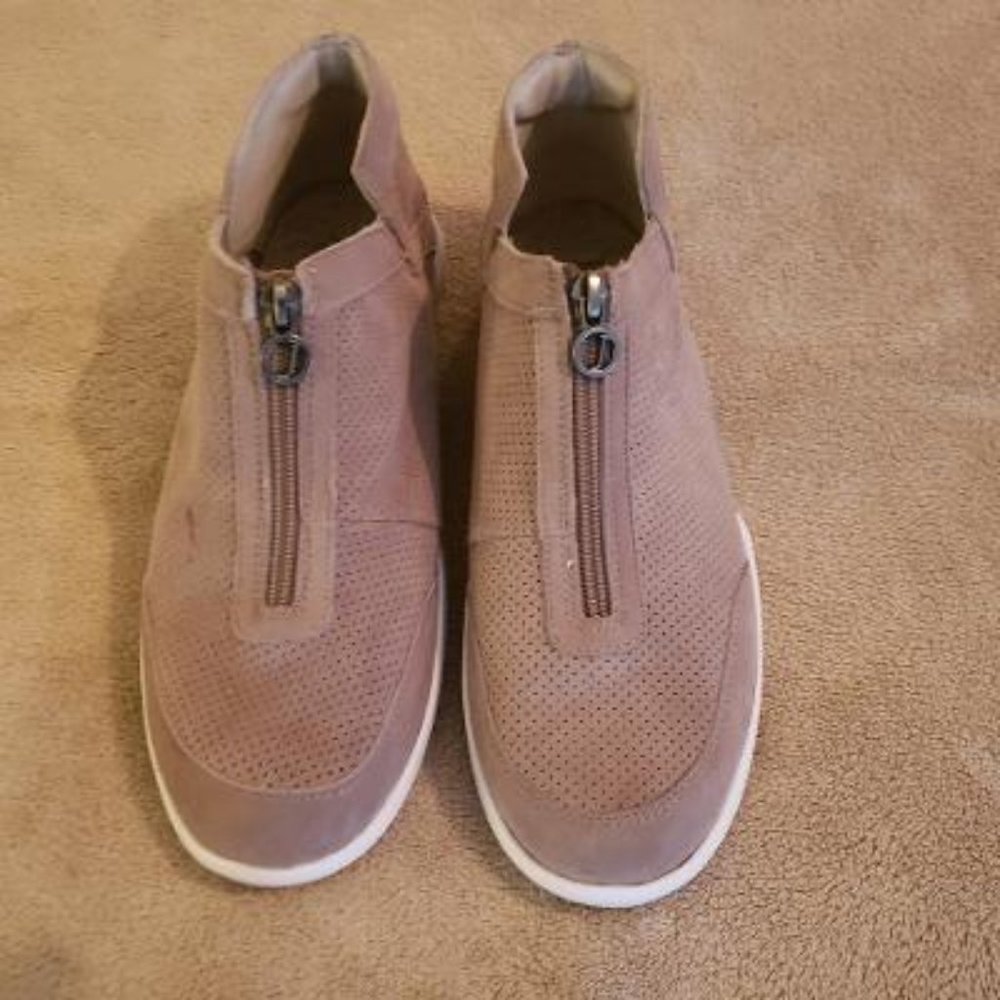 NWT-Jambu Memory Foam shoes